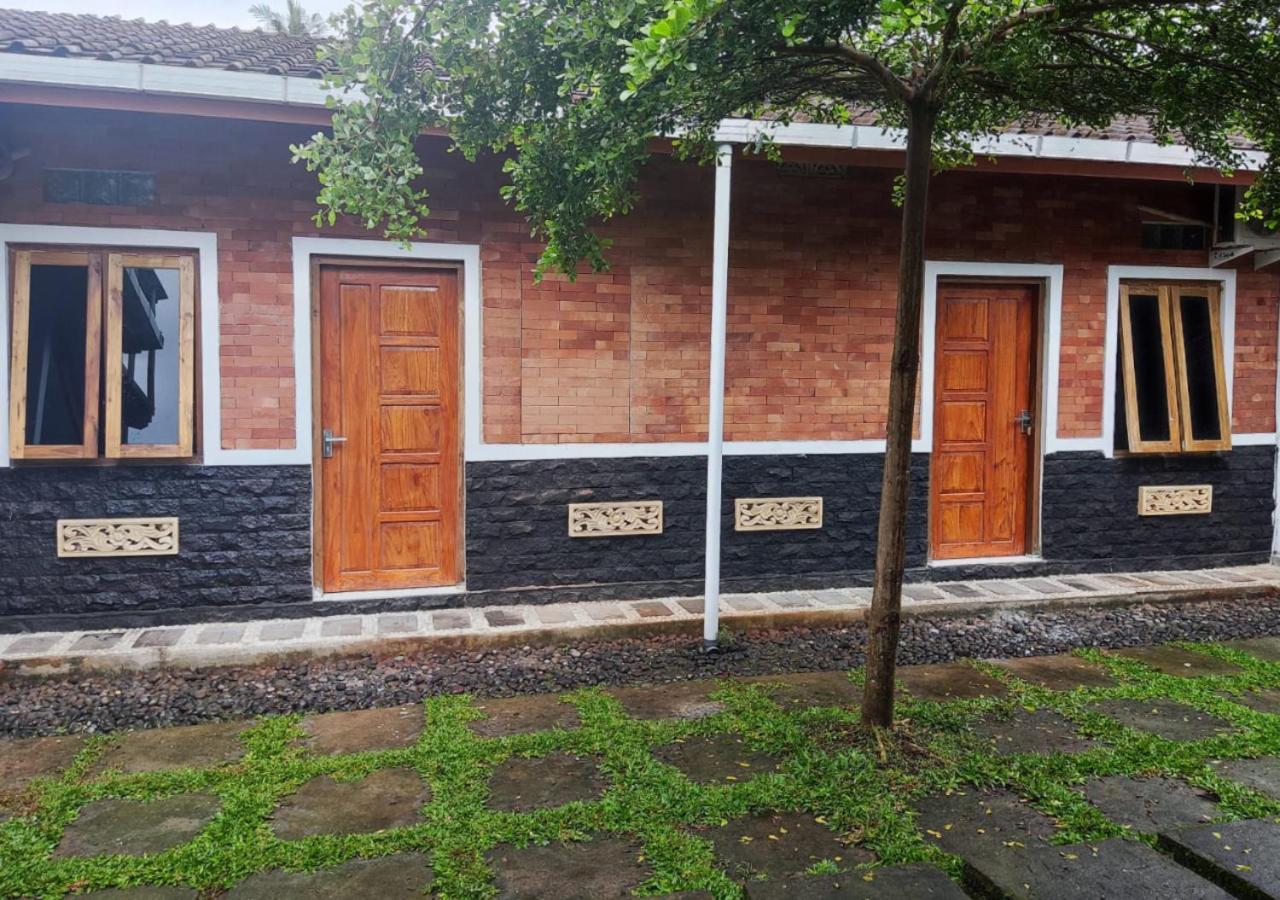 Genthong Homestay Magelang Exterior photo